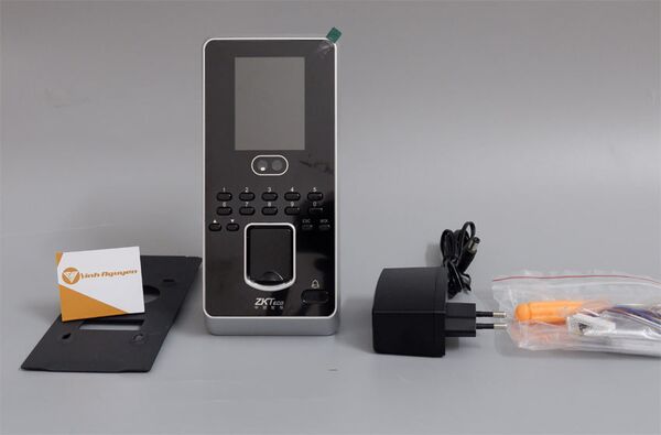 may-cham-cong-zkteco-bio-800-h-04